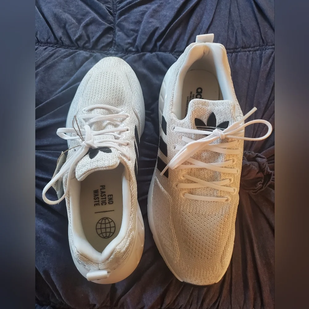 COPY - Adidas Swift Run 22 -Men's- Size 8 (White/Black) - Picture 3 of 13